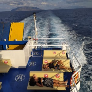 ดาวน์โหลดและฟังเพลง holiday พร้อมเนื้อเพลงจาก clumby