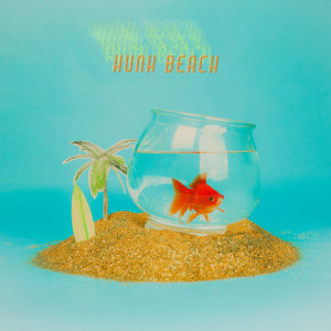 ดาวน์โหลดและฟังเพลง Hunk Beach พร้อมเนื้อเพลงจาก The Walters