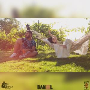 Listen to Dream On(feat. Sofía) song with lyrics from Danihl