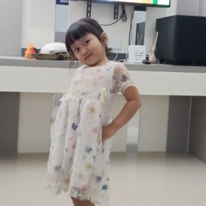 ดาวน์โหลดและฟังเพลง ahh i uhh พร้อมเนื้อเพลงจาก Aniya