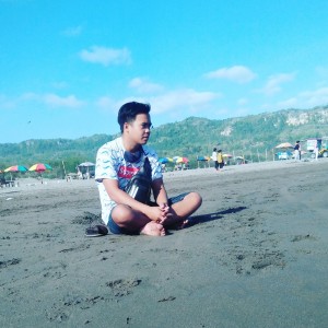 Listen to Aku Ingin Kamu song with lyrics from Dikdik rock stars