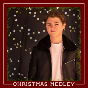 Listen to Santa Claus Is Coming To Town song with lyrics from Matheu