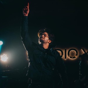 收聽Vishal Mishra的Zaroori Tha歌詞歌曲