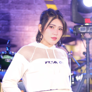 Dengarkan Via Vallen - Kopi Dangdut lagu dari Via Vallen dengan lirik