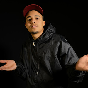 收聽Mc Juliano St的Último Noturno歌詞歌曲