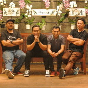 Dengarkan Lagu Rindu lagu dari HASband dengan lirik