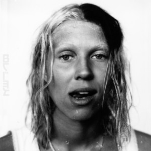 Listen to Rauðar Rósir Fölna song with lyrics from Steinar