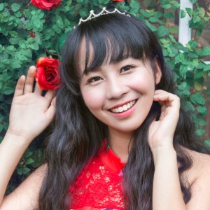 Dengarkan lagu 新年到 新年好 nyanyian Sheron Tan dengan lirik