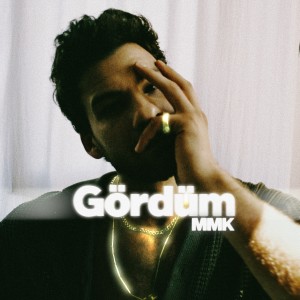 ดาวน์โหลดและฟังเพลง Gördüm พร้อมเนื้อเพลงจาก Mustafa Mert Koç
