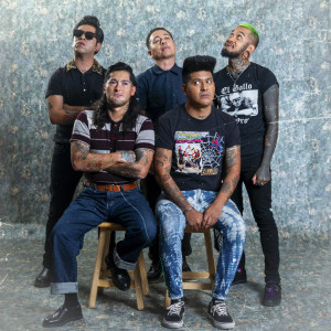 收聽Son Rompe Pera的Selva Negra歌詞歌曲