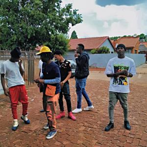 ดาวน์โหลดและฟังเพลง GTM พร้อมเนื้อเพลงจาก Carlow Picasso