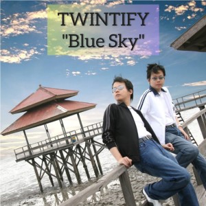 收聽Twintify的Blue Sky歌詞歌曲