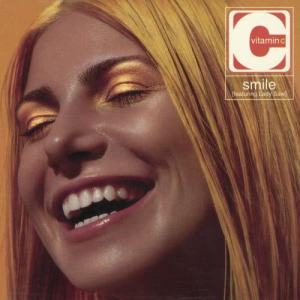 ดาวน์โหลดและฟังเพลง Smile พร้อมเนื้อเพลงจาก Vitamin C
