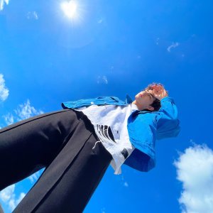 收听Amirchik的Эта любовь歌词歌曲