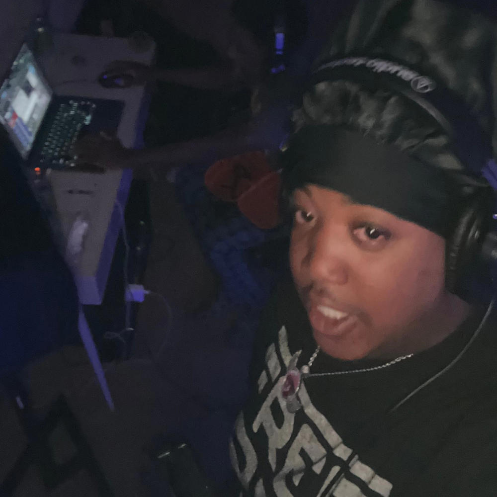 Legit freestyle (feat. Poppa cloppa) (Explicit)