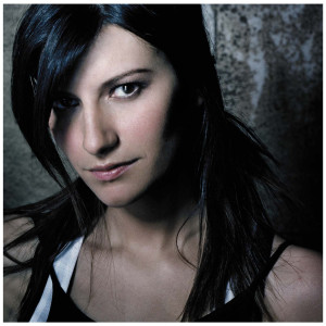 ดาวน์โหลดและฟังเพลง Amare veramente พร้อมเนื้อเพลงจาก Laura Pausini