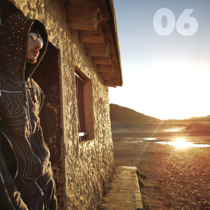 ดาวน์โหลดและฟังเพลง 06 (Explicit) พร้อมเนื้อเพลงจาก Bené