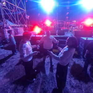 ดาวน์โหลดและฟังเพลง แกไม่รอดแน่ พร้อมเนื้อเพลงจาก HeSick