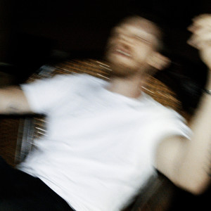 ดาวน์โหลดและฟังเพลง Downstairs (Explicit) พร้อมเนื้อเพลงจาก Matt Maeson