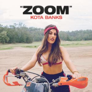 ดาวน์โหลดและฟังเพลง Zoom พร้อมเนื้อเพลงจาก Kota Banks