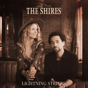ดาวน์โหลดและฟังเพลง Lightning Strikes (其他) พร้อมเนื้อเพลงจาก The Shires