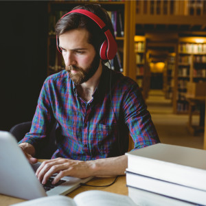 Dengarkan lagu Coffee nyanyian Study Music and Piano Music dengan lirik