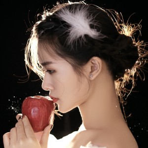 Listen to 从前说 (伤感女声版) song with lyrics from 南葵