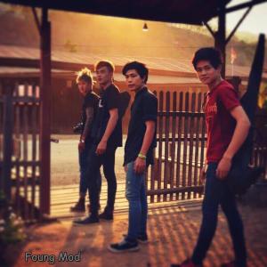 Dengarkan lagu ปล่อยมือ nyanyian Foung Mod dengan lirik
