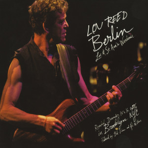 Dengarkan lagu Sad Song (Live at St. Ann's Warehouse) nyanyian Lou Reed dengan lirik