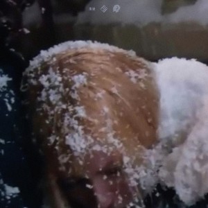 Listen to 两个你 (完整版) song with lyrics from 小巫女