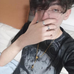 收聽$ora的Un poco distinto (Explicit)歌詞歌曲