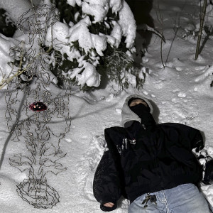 Listen to Без тебя (feat. laglacewhytie) song with lyrics from Lunico