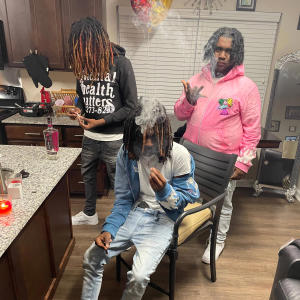 ดาวน์โหลดและฟังเพลง ZAAT (feat. M5ive) (Explicit) พร้อมเนื้อเพลงจาก HMA Luh Ty