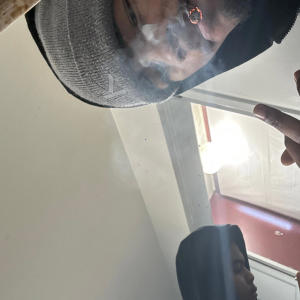 ดาวน์โหลดและฟังเพลง Designer Junky (Explicit) พร้อมเนื้อเพลงจาก KezzBo