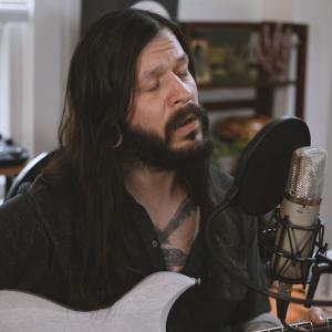 收聽Shawn James的Can't Help Falling in Love歌詞歌曲