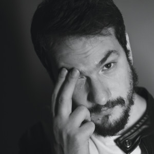 收聽Felipe Câmara的Pardon Me歌詞歌曲