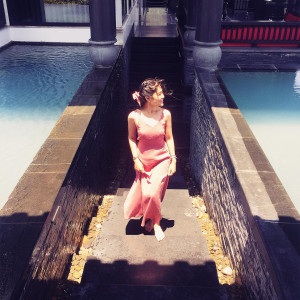 收听Linh Cáo的Mân Côi歌词歌曲