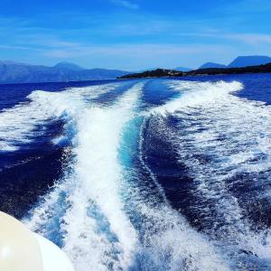 Dengarkan lagu Sleep Music nyanyian Deep Sleep dengan lirik