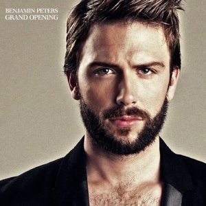 ดาวน์โหลดและฟังเพลง Holy Moly พร้อมเนื้อเพลงจาก Benjamin Peters