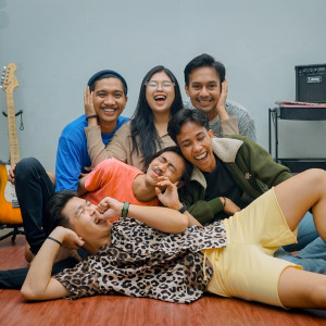 Paradivya的專輯Pelukan Yang Tepat