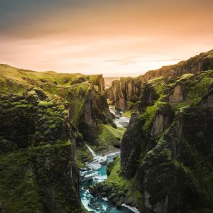 Dengarkan lagu Calm nyanyian Sleep Sounds of Nature dengan lirik