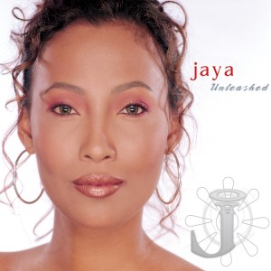 Dengarkan Love Hurts lagu dari Jaya dengan lirik