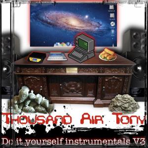 ดาวน์โหลดและฟังเพลง cloud kickin พร้อมเนื้อเพลงจาก Thousand Air Tony
