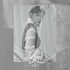 Dengarkan Like a star lagu dari LYn dengan lirik