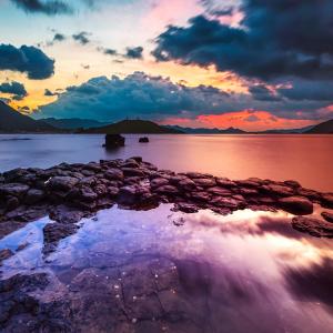 ดาวน์โหลดและฟังเพลง Midnight พร้อมเนื้อเพลงจาก City 17