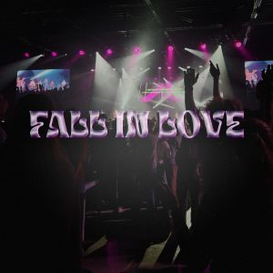 vedessshaa的專輯fall in love
