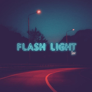 ดาวน์โหลดและฟังเพลง Flashlight พร้อมเนื้อเพลงจาก Chillaxe