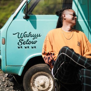 Listen to Wkwkwk song with lyrics from Wahyu Selow