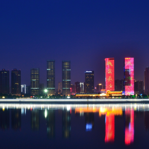 Listen to 创业新时代 (伴奏) song with lyrics from 浆糊音乐