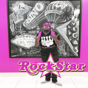 收聽Sneakyy的Rock Star (Explicit)歌詞歌曲